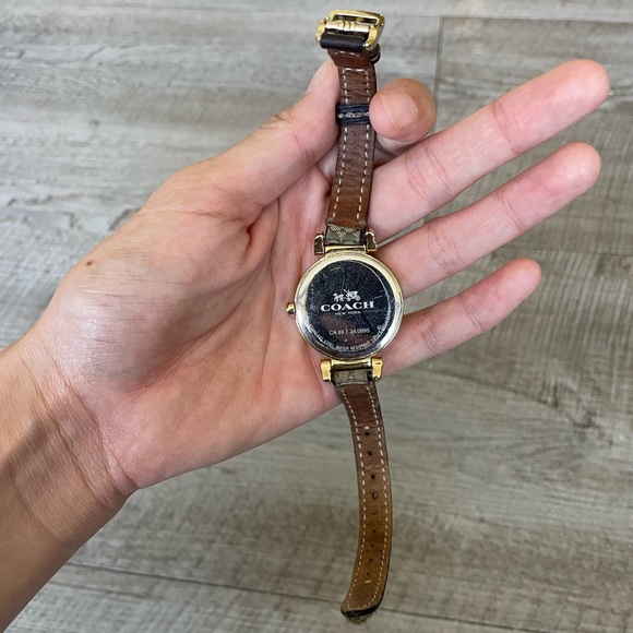 Luxury Gift Coach Leather Watch (Slim Strap)